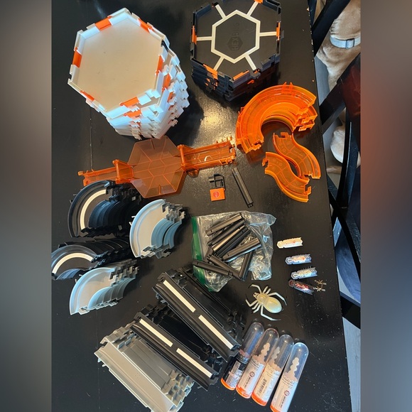 Set lot Hex Bug Playset Collection - Picture 1 of 4